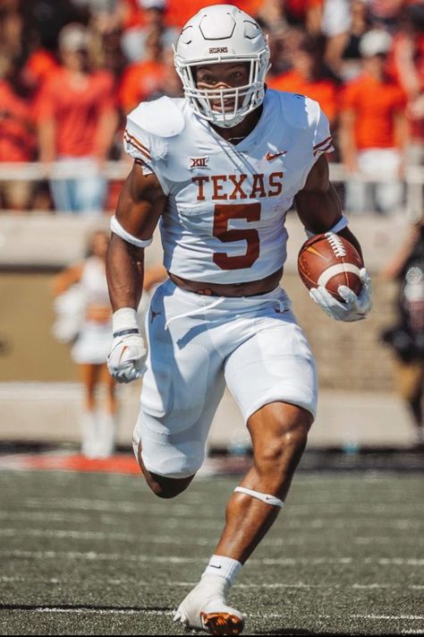 Texas Longhorns Wallpaper, Longhorns Wallpaper, Longhorn Football, Football Drip, Lombardi Trophy, Texas Longhorns Football, Football Pics, College Football Players, Nfl Football 49ers