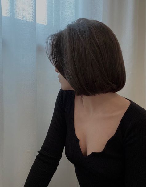 Korean Bob Haircut Short Hair, Bob Haircut Side Bangs, Asian Short Hairstyles, Fashion Girl Aesthetic, Week Hairstyles, Fake Short Hair, Hair Dye Videos, Business And Management, Real Estate Investment Trust