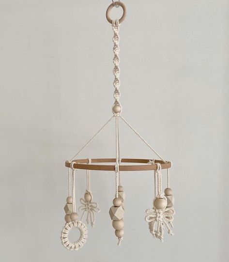 Macrame Mobile, Macrame Baby Mobile, Homemade Mobile, Luxury Baby Room, Simpul Makrame, Newborn Room, Macrame Baby, Macrame Colar, Wind Chimes Craft