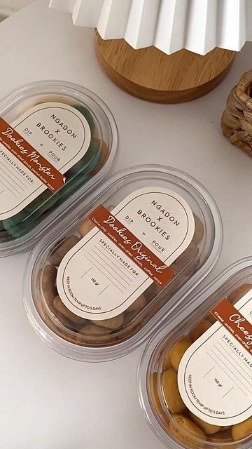 Dessert Label Design, Cookie Label Design, Food Business Packaging, Cookies Label Design Stickers, Soft Cookies Packaging, Cookies Label Design, Cookies Business Ideas, Bakery Label Design, Brownies Packaging Ideas