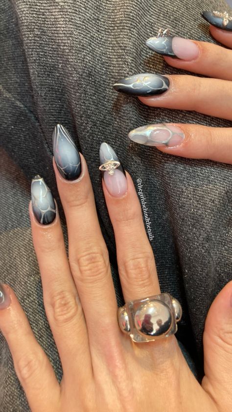 Handpainted airbrushed aura nailset with silver details and a charm👽🖤🔮 Nail Tech: @zynwalanails on IG Salon: The girls behind the nails 📍Located: Leidsegracht 106, Amsterdam —————————————————————————- #acrylic #airbrushednails #auranails #silver #amsterdam Grey Aura Nails, Amsterdam Nails, Grey Aura, Charm Nail, Aura Nails, Birthday Nails, Nail Tech, Art Ideas, Amsterdam