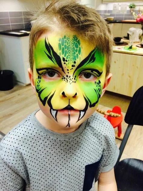 Lizard Face Paint, Snake Face Paint, Dinosaur Face Painting, Superhero Face Painting, Dragon Face Painting, Dragon Makeup, Lizard Man, Animal Face Paintings, Face Painting For Boys