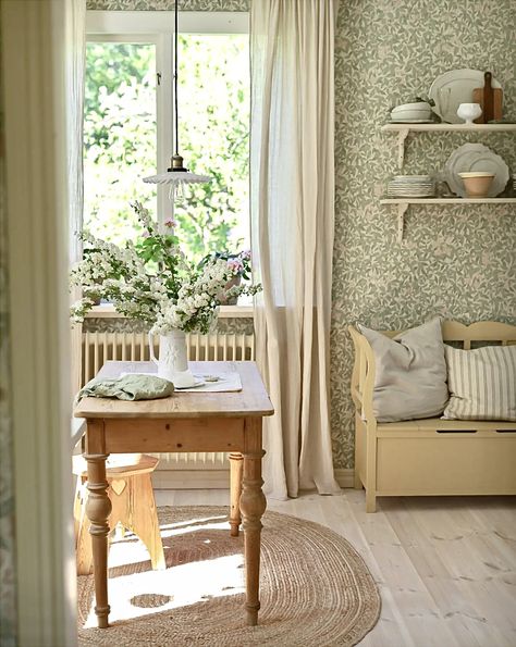 European Cottage Style, Cottage Style Interiors, Swedish Cottage, Country Cottage Kitchen, Swedish Decor, European Cottage, Cottage Interior, Swedish House, Hello Lovely