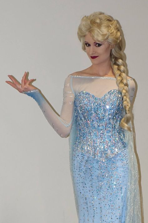 Elsa Modern Outfit, Elsa Dress Women, Elsa Modern, Elsa Gown, Elsa Fanart, Frozen Jr, Frozen Costumes, Frozen Outfits, Elsa Cosplay