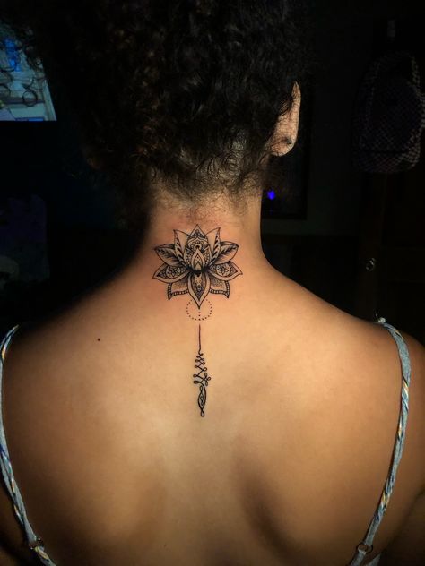 Lotus & unalome neck tattoo. Mandela Tattoo Back Of Neck, Back Upper Neck Tattoo, Lotus On Neck Tattoo, Girly Back Of Neck Tattoos, Tattoos For Back Of Neck For Women, Lotus Flower Back Neck Tattoo, Back Of Neck Tattoos For Women Mandala, Women Back Of Neck Tattoo Ideas, Lotus Flower Tattoo On Back Of Neck