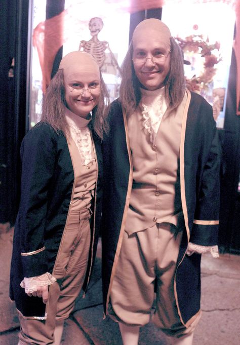 Two of my favorite people dressed as one of my favorite historical people.   Is this how Inception works? Halloween Costumes Pictures, Celebrity Halloween, Celebrity Costumes, Hallowen Costume, Celebrity Halloween Costumes, Ben Franklin, Historical People, Amy Poehler, Paul Rudd