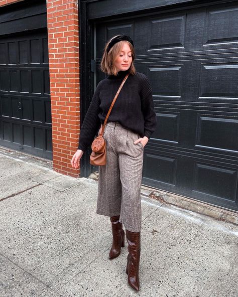 Kelsey Stiegman on Instagram: “Hack for too short pants: two tall boots.” Tall Boots Outfit, Short Pants Outfit, Fall Boots Outfit, Girl Lifestyle, Autumn Outfits, Too Short, Boots Outfit, Work Outfits, Tall Boots