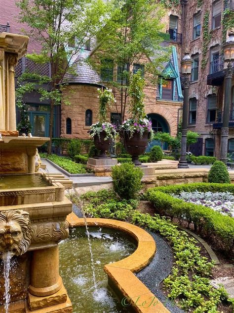 Original Chicago | The Cable House is a Richardsonian Romanesque-style house near Michigan Avenue at 25 E | Facebook Chicago Mansions, Richardsonian Romanesque, Castle Architecture, Michigan Avenue, Chicago Photos, Emerald City, Chicago Illinois, Style House, Illinois