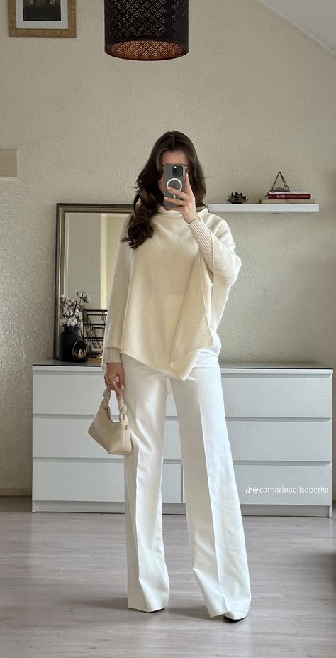 Formal Wear For College Women, Old Money Quiet Luxury Style, Whole White Outfit, Outfit With White Trousers, Bussines Woman Aesthetic Outfit Casual, Doctors Outfit Women, Corporate Girly Aesthetic, Clean Outfits For Women, Doctor Outfit Ideas