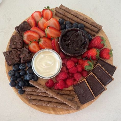 another dessert charcuterie board//made with...strawberries, raspberries, blueberries, LU cookies, pepperidge farm Pirouette creme filled wafers, chocolate dip, cream cheese fruit dip, chocolate chip brownies Brownie Charcuterie Board, Chips Charcuterie Board, Dip Cream Cheese, Dessert Charcuterie Board, Cream Cheese Fruit Dip, Dessert Charcuterie, Chocolate Dip, Chocolate Dipped Fruit, Chocolate Chip Brownies