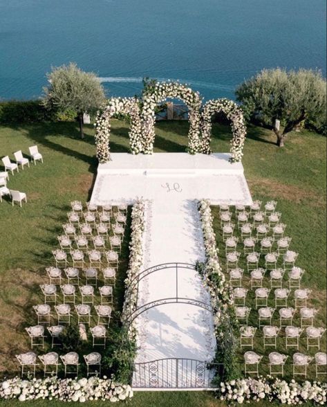 Villa Cimbrone, Diy Your Wedding, Oceanfront Wedding, Amalfi Coast Wedding, Dream Wedding Venues, Christian Wedding, The Amalfi Coast, Tent Wedding, Coast Wedding