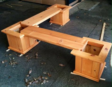 Bench with flower box planters Bench Planter, Box Planters, Planters Garden, Cedar Planters, Outside Furniture, Bench Ideas, Diy Outdoor Decor, Planter Ideas, Diy Yard