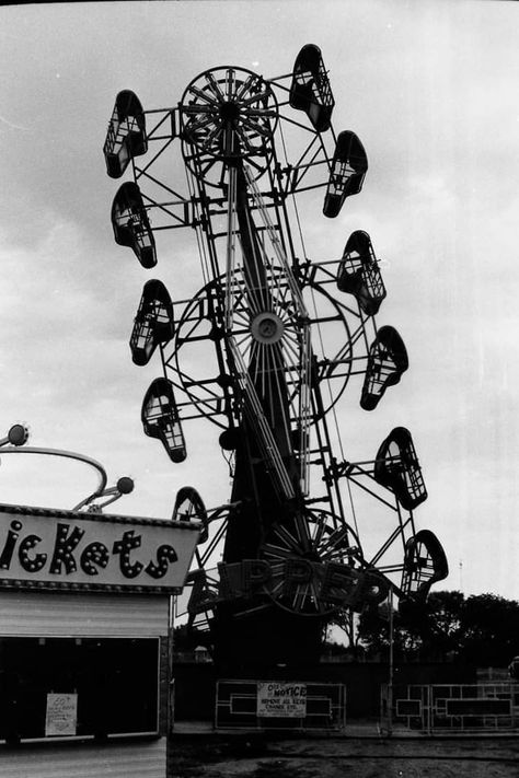 Zipper Ride, Ride Drawing, Fair Rides, Country Fair, Childhood Memories 70s, Carnival Rides, Childhood Memories, Just Me, All About Time