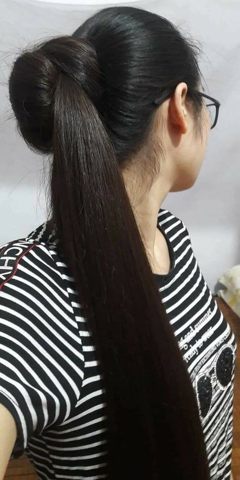 Dark Asian Hair, Hair Stail, Indian Long Hair Braid, Pony Hairstyles, Huge Hair, Long Hair Buns, Long Hair Images, Long Indian Hair, Big Bun Hair