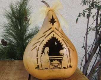 View gourd nativity by pinchmeboutique on Etsy Gourds Birdhouse, Decorative Gourds, Gourds Crafts, Painted Gourds, How To Make Clay, Halloween Items, Gourd Art, Pumpkin Decorating, Winter Holiday