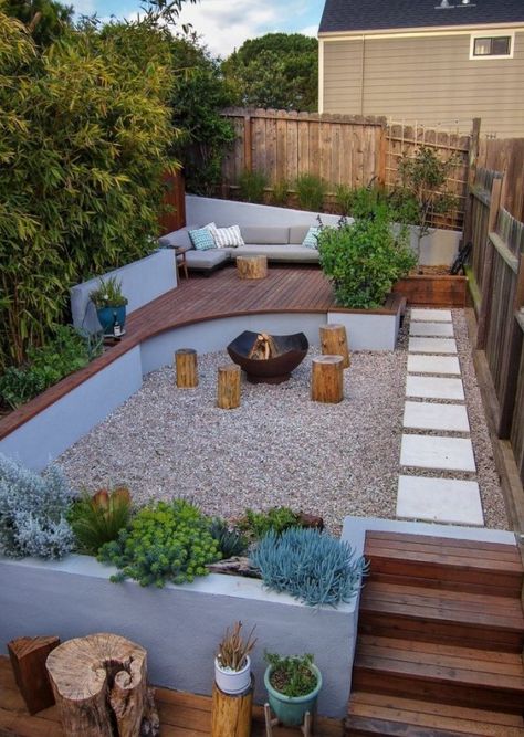 60 Small Garden Layout Ideas That Inspire - DigsDigs Small Backyard Garden, Small Backyard Garden Design, درج السلم, Small Backyard Gardens, Casa Exterior, Backyard Garden Design, Small Backyard Patio, Small Backyard Pools, Budget Backyard