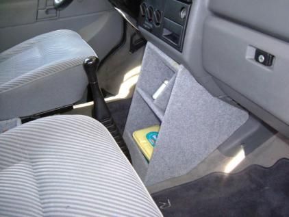 vw transporter t4 T4 Camper Interior Ideas, Truck Tent Camping, T4 California, Vw T4 Syncro, Vw T4 Camper, Vw California T6, Diy Truck Bedding, Vw California Beach, Astuces Camping-car