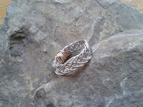 Men's woven wire ring by Heather Ayers Men’s Wire Wrapped Ring, Wire Rings For Men, Ring Boy, Wire Jewelry Rings, Wrapped Rings, Man Weave, Wire Ring, Creative Corner