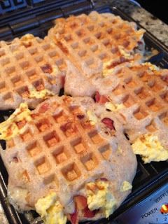 Waffles And Eggs Breakfast, Stuffed Pancakes Bacon And Eggs, Breakfast American, Stuffed Waffles, Waffle Iron Recipes, Eggs And Bacon, Waffle Maker Recipes, Foods With Iron, Iron Recipes