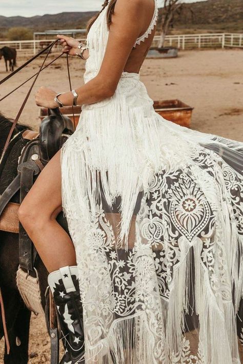 Gown Western, Mode Country, Western Style Wedding, Country Bride, Dresses By Style, Western Wedding Dresses, Gaun Fashion, Gown Bridal, Rustic Bridal