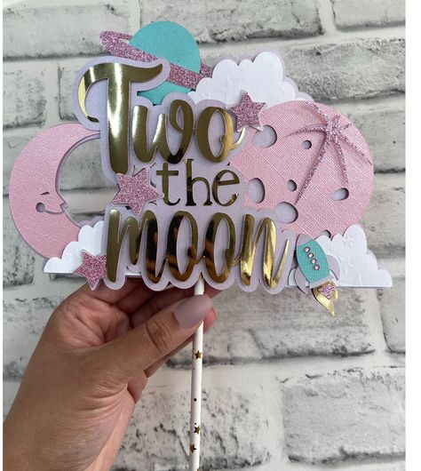 Moon Bday Theme, Two To The Moon Birthday, Two The Moon Party Decorations, Two The Moon Centerpiece Ideas, Two The Moon Decorations, Two The Moon Party Ideas, Two The Moon Birthday Theme, Two The Moon Birthday Party Decorations, Two The Moon Cake Topper