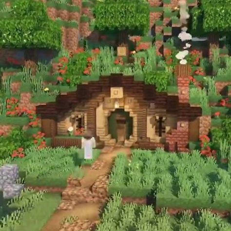 Spruce And Birch House Minecraft, Minecraft Hobbit Village, Hobit Houses Minecraft, Hobbit House Minecraft, Minecraft Hobbit Hole, Minecraft Museum, Garden Minecraft, Hobbit Garden, Minecraft Interior