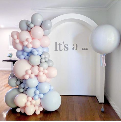 Gender Reveal Pastel Decorations, Matte Gender Reveal Balloons, House Gender Reveal Ideas, Pink And Blue Gender Reveal Balloon Arch, Gender Reveal Unique Ideas, Gender Reveal Balloons Decorations, Gender Reveal Backdrop Ideas Backgrounds, Simple Gender Reveal Ideas Decorations, Backyard Gender Reveal Party