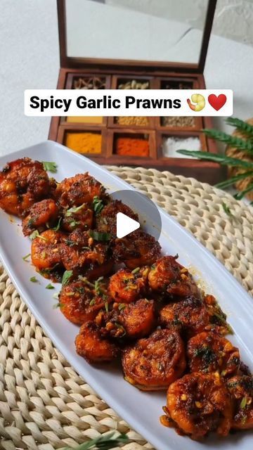 Spicy Prawns Recipes, Prawn Fry Indian, Prawns Fry Recipe, Prawn Recipes Indian, Garlic Prawns Recipe, Prawn Gravy, Homemade Curry Sauce, Easy Prawn Recipes, Prawn Fry