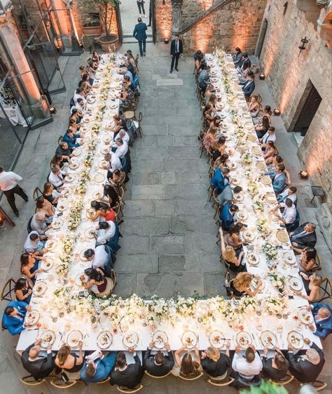 Long Table Reception, Italian Castle Wedding, Reception Table Layout, Wedding Reception Tables Layout, Family Style Weddings, Wedding Table Layouts, Round Wedding Tables, Wedding Table Setup, Italian Castle