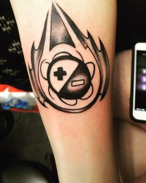 Overwatch Tattoo Ideas, Borderlands Tattoo Design, Overwatch Stencil, Borderlands Vault Symbol Tattoo, Overwatch Tattoo, Moira Overwatch, Piercings Ideas, Gaming Tattoo, Art Tattoos