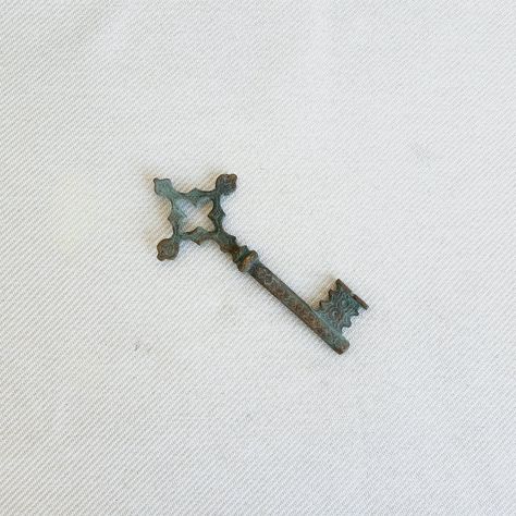 ⚝ This vintage iron key is made from Turkey  ⚝ This decorative key  change the theme of any room or place changing your furniture. ✿ İron Decorative Door Key Size :  8x17 centimeter ✔ PAYMENT: BY ALL PAYMENTS ✔ CONDITION : EXCELLENT ✈ Shipping: ✈  I will ship your order within 2 business day.It takes 3-4 days to delivery time.Shipping with Fedex or DHL. ✿ I try to show the unique colors of each fabric as accurately as possible.     Please note that colors may vary slightly on different computer Key Reference, Key Wall Decor, Key Decor, Key Change, Door Key, Game Of Survival, Old Keys, Old Key, Vintage Key