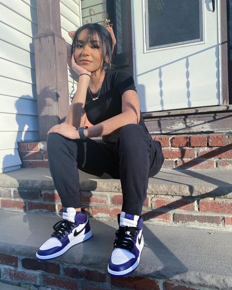 Purple Jordan Outfits, Outfit With Jordan 1 Women, Outfits With Air Jordan 1 Women, Court Purple Jordan 1 Outfit, Jordan 1 Court Purple Outfit, Air Jordan Outfit Women, Outfit With Jordan 1, Girl Jordans, Jordan Outfits Womens