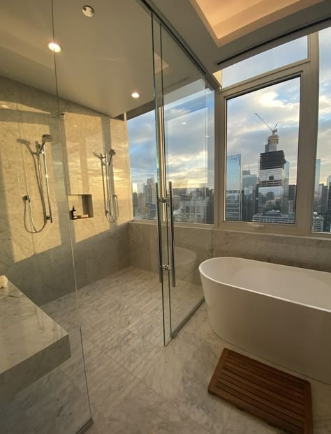 Cute Big Apartment, New York Apartment Bathroom Aesthetic, New York Apartment Interior Kitchen, Nyc Apartments Luxury, Nyc Skyscraper Apartment, Glass Appartments, Ew York Apartment, Fancy Apartment Bathroom, Nyc Luxury Apartment Bathroom