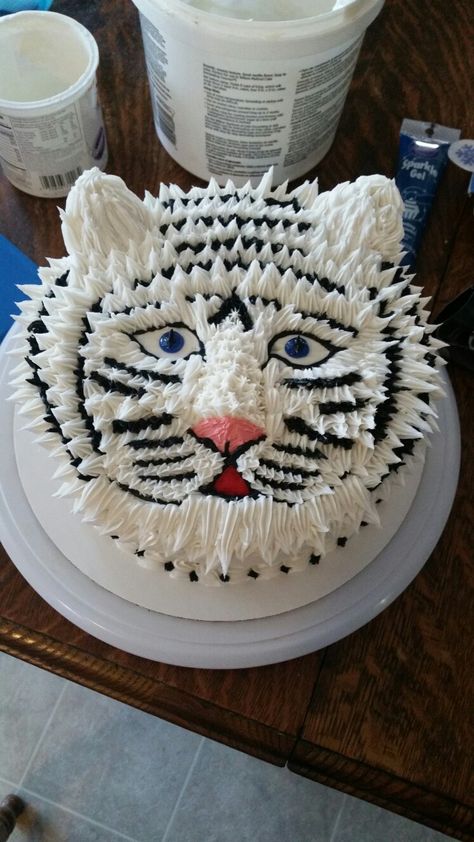 White Tiger Birthday Party, White Tiger Cake, White Tiger Cupcakes, White Tiger Birthday Cake, Tiger Cake Ideas, Tiger Theme Cake 1st Birthdays, Tiger Birthday Party Ideas, Tiger Bday Cake, Tiger Print Cake