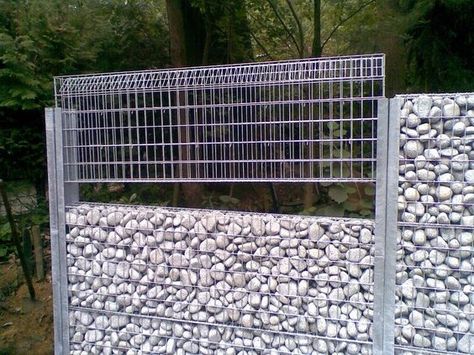 Mur et clôture en gabions Gate Driveway, Cottage Landscaping, Pagar Modern, Gabion Stone, Gabion Fence, Garden Fences, Gabion Baskets, Gabion Wall, Cool Fire Pits