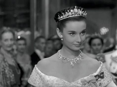 Roman Holiday: Audrey Hepburn Audrey Hepburn Gif, Audrey Hepburn Roman Holiday, Audrey Hepburn Photos, Roman Holiday, My Fair Lady, Fair Lady, Actrices Hollywood, Norma Jeane, Clint Eastwood