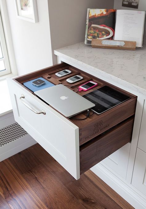 pacious charging station in the kitchen can power up everything from your laptop to iPad [From: Richard Burke Design] Charging Station Ideas, Organiser Cucina, Desain Pantry, Home Office Inspiration, Island Countertops, Home Office Storage, Smart Kitchen, Kitchen Drawers, Office Storage