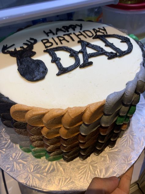 Hunting Birthday Cakes For Men Hunters, Hunting Birthday Cakes For Men Deer, Deer Birthday Cake For Men, Diy Hunting Cake, Hunter Cake Ideas Birthday, Simple Hunting Cake, Camo Cakes For Men, Deer Cake For Men, Camo Cake Ideas