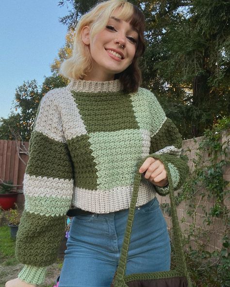 Coolyarns on Instagram: “PATCHY SWEATER PATTERN AVAILABLE ON MY ETSY 💕😊 Tester photos 2/2 Please heck their page out @strongearthcreations @katbyhand…” Crochet Studio, Vest Patterns, Patchwork Sweater, Vest Outfit, Mode Crochet, Crochet Design Pattern, Crochet Fashion Patterns, Crochet Cardigan Pattern, Crochet Vest