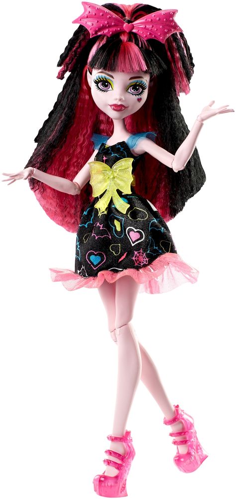 Monster High Electrified, Monster High Doll Accessories, Draculaura Doll, Rochelle Goyle, Pink And Black Hair, Pink Streaks, Heart Print Dress, Mattel Shop, Turquoise Eyes