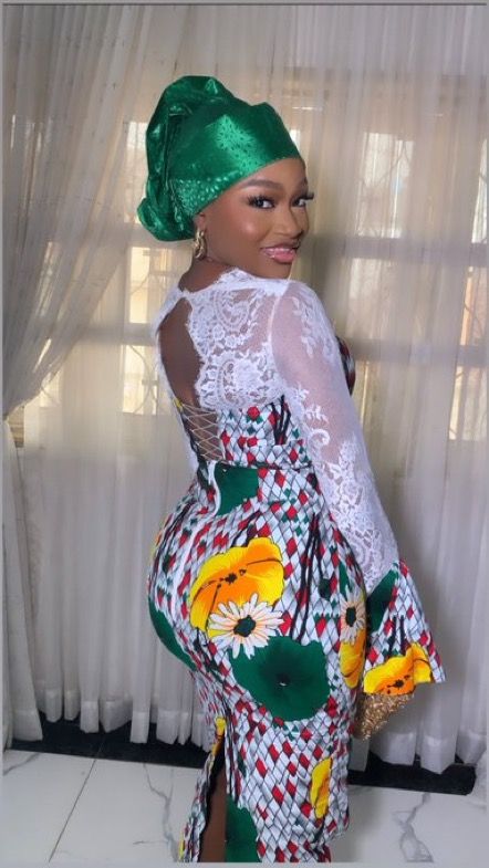 Corset Ankara Gown, Owanbe Styles, Kampala Gown Styles For Ladies, Lace Styles For Wedding, Aso Ebi Lace Styles, Lace Dress Classy, Ankara Dress Designs, Nigerian Lace Styles Dress, Office Clothes