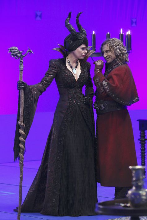 4x12 - "Darkness on the Edge of Town" Maleficent Outfit, Disney Themed Outfits, Christmas Attire, Robert Carlyle, Movie Costumes, Evil Queen, Costume Makeup, Themed Outfits, Maleficent