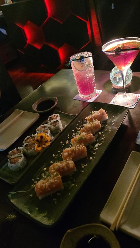 Sushi date night, restaurant, aesthetic, food, drinks, Sushi Date Pictures, Sushi Date Night At Home, Sushi Date Night, Luna Aesthetic, Moet Rose, Sushi Aesthetic, Cocktail Pictures, Sushi Date, Sushi Dinner