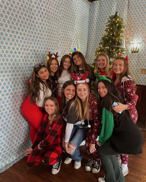 christmas party inspo friends picture inspo instagram inspo frat party inspo penn state frat party frat party aesthetic Frat Party Aesthetic, Picture Inspo Instagram, Frat Party, Friends Picture, Frat Parties, Party Aesthetic, Party Inspo, Inspo Instagram, Penn State