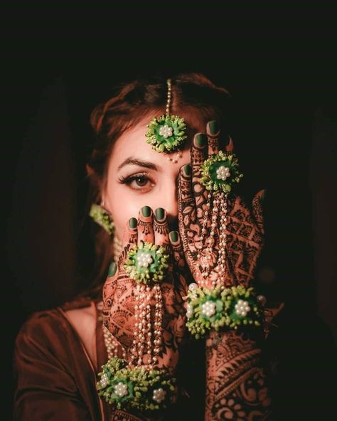 Take Inspo from this bride on how to flaunt your gorgeous Mehndi! 😍  {Photography By - @the_photoroosters_productions } . . . tographers #mehendi  #bridalinspiration #bridebook #indianbride #bride #weddingseason #weddingphotography #weddinginspiration #weddingdress #weddingoutfit #bridesmaid #weddinglehenga #weddingjewellery #designerlehenga #bridaljewellery #wedding #weddingday #photography #weddingplanner #makeup #prewedding #fashion #bridal #shaadidukaan Mehendi Photography Bridal, Mehendi Photoshoot, Mehendi Photography, Flower Jewellery For Mehndi, Indian Bride Poses, Indian Bride Photography Poses, Indian Wedding Poses, Bride Photos Poses, Indian Wedding Photography Couples