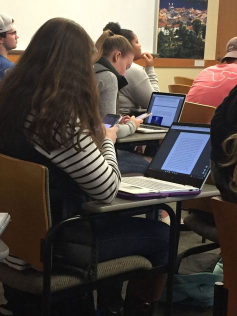 Students in a marketing course at Roger Williams University in Rhode Island check their phones before class begins. To tame classroom distraction, their professor uses Flipd, an app that locks students out of their phones during class. Roger Williams University, Cal State, Math Instruction, Career Counseling, School Psychology, Marketing Course, Study Inspiration, University Student, Student Engagement