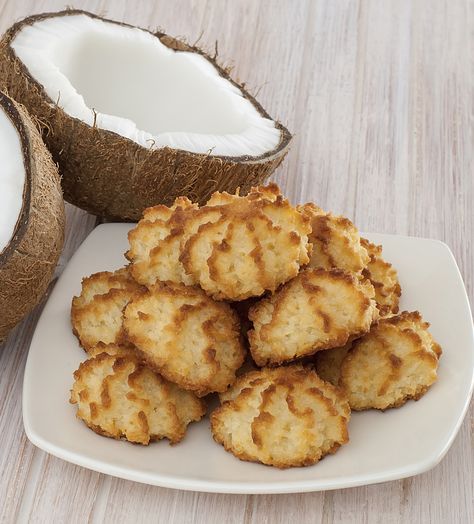 Guatemalan Cocadas Recipe: Coconut Cookies Guatemalan Desserts, Guatamalan Recipes, Guatemalan Recipes, Coconut Cookies Recipes, Coconut Desserts, Coconut Cookies, Coconut Macaroons, Bread Recipes Sweet, Grated Coconut