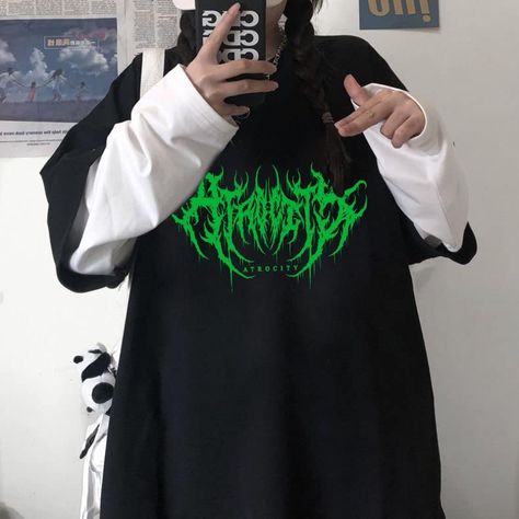 Oversized long sleeve shirt giving the illusion that it's layered but is really a single piece of fabric. #Streetwear #Fashion #Casualwear #Minimal #Everydaywear #Comfortable #Oversized #Baggy #Ad Lightning Letters, Goth Shirt, Gothic Shirts, Vintage Hip Hop, Y2k Goth, Oversize Women, Hip Hop Streetwear, Goth Punk, Collars For Women