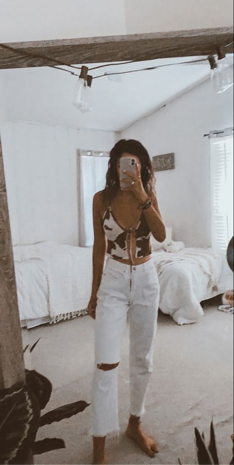 Outfits
Outfit ideas
White jeans
Cow print top
Crop top Cowprint Outfit Ideas Western, Cowprint Outfit Ideas, White Crop Top Outfit, Western Inspired Outfits, Summer Bachelorette Party, Western Fits, Cow Costume, White Jeans Outfit, Western Wear Outfits