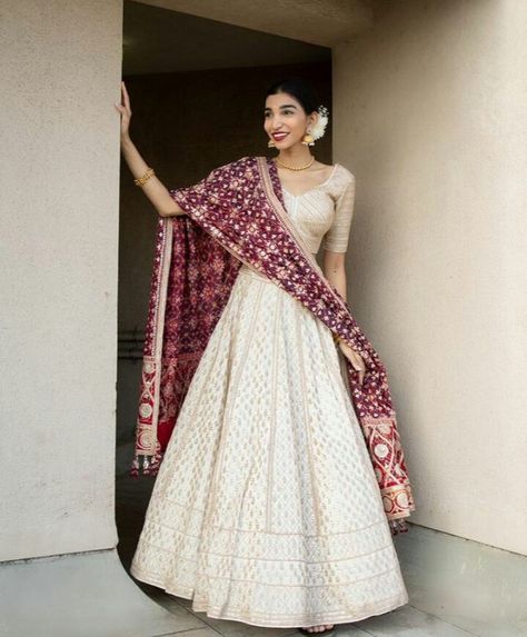 White Lehenga Choli With Contrast Dupatta, White Ghagra Choli Simple, White Lehenga With Contrast Dupatta, White Chickenkari Lehenga, Off White Lehenga Combination, White Ghagra, Designer Dresses For Wedding, Dress Suit For Women, Onam Outfits Ideas